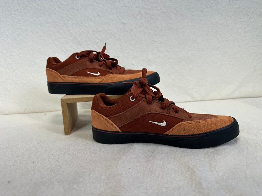 Nike SB Malor Skate Shoe Style HF1205-200 Youth SZ 5.5 Women's SZ 7 NWOT